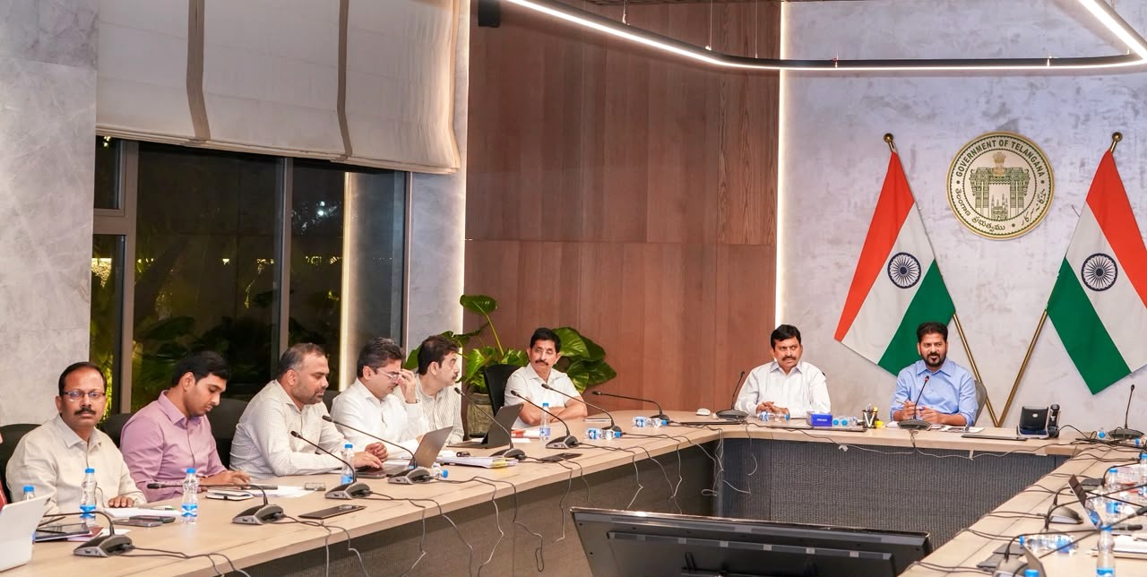 మూసీ రివర్ ఫ్రంట్ డెవలప్‌మెంట్: మొదటి దశ పనులపై సీఎం రేవంత్ రెడ్డి సమీక్ష - బాధితులకు డబుల్ బెడ్రూమ్ ఇళ్లు!